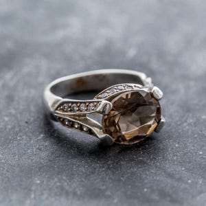 Anillo de topacio grande, anillo de topacio ahumado, anillo de topacio natural, piedra de nacimiento de Escorpio, anillos vintage, piedra de nacimiento de diciembre, anillo de plata maciza, topacio imagen 3