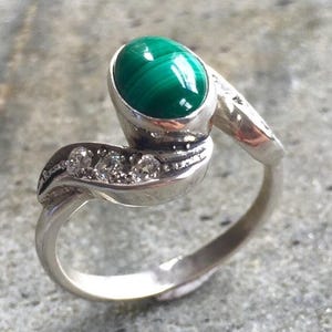 Malachite Ring, Vintage Ring, Green Ring, Green Stone Ring, Natural Malachite, Antique Ring, Bypass Band, Solid Silver Ring, Silver Ring