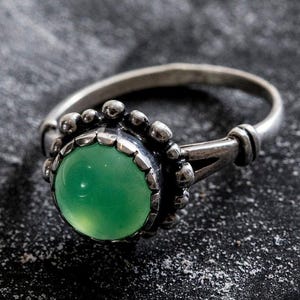 Chrysoprase Ring, Natural Chrysoprase, Vintage Ring, Green Stone Ring, Spring Ring, Solitaire Ring, 925 Solid Silver Ring, Real Chrysoprase image 3