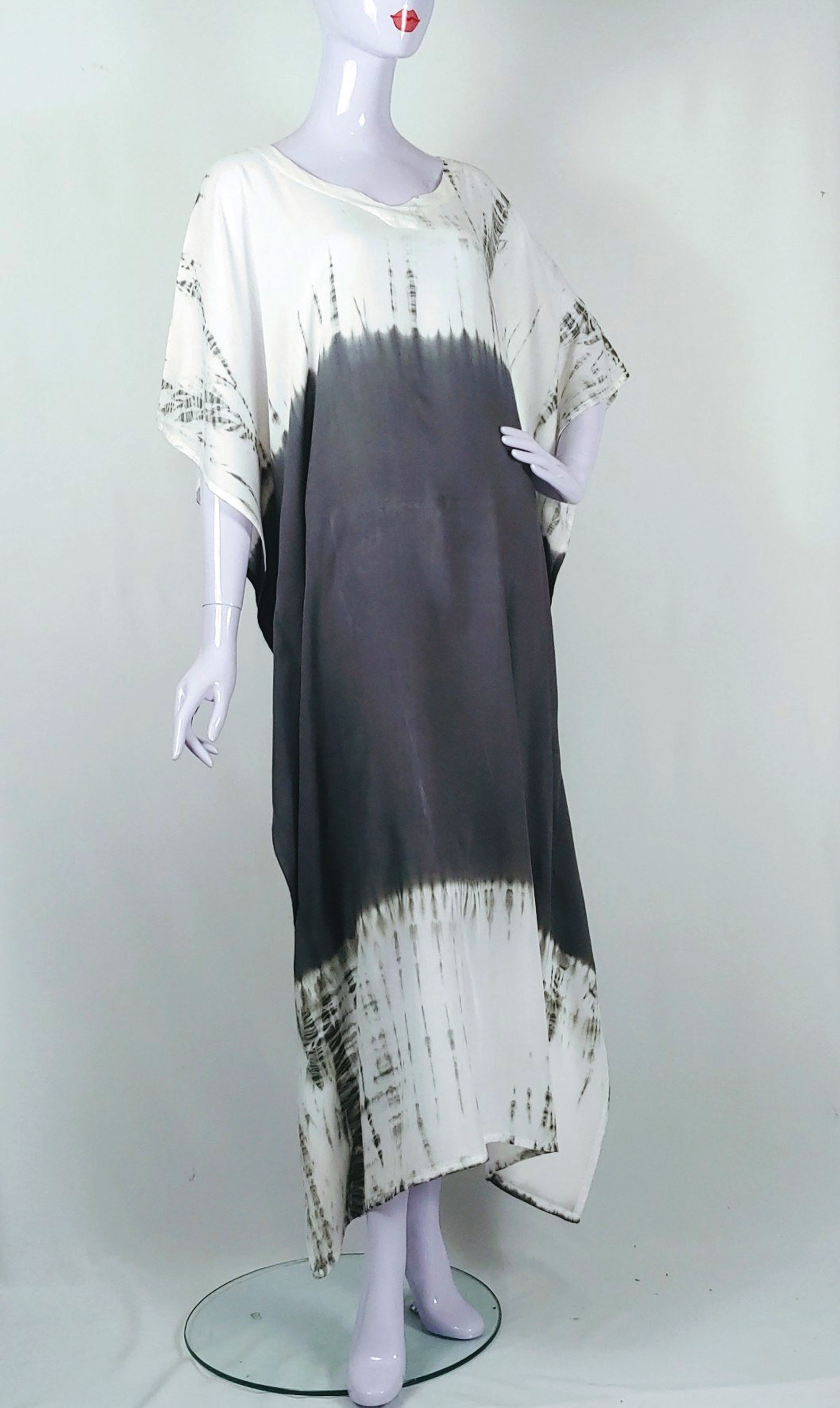 kaftan black and white