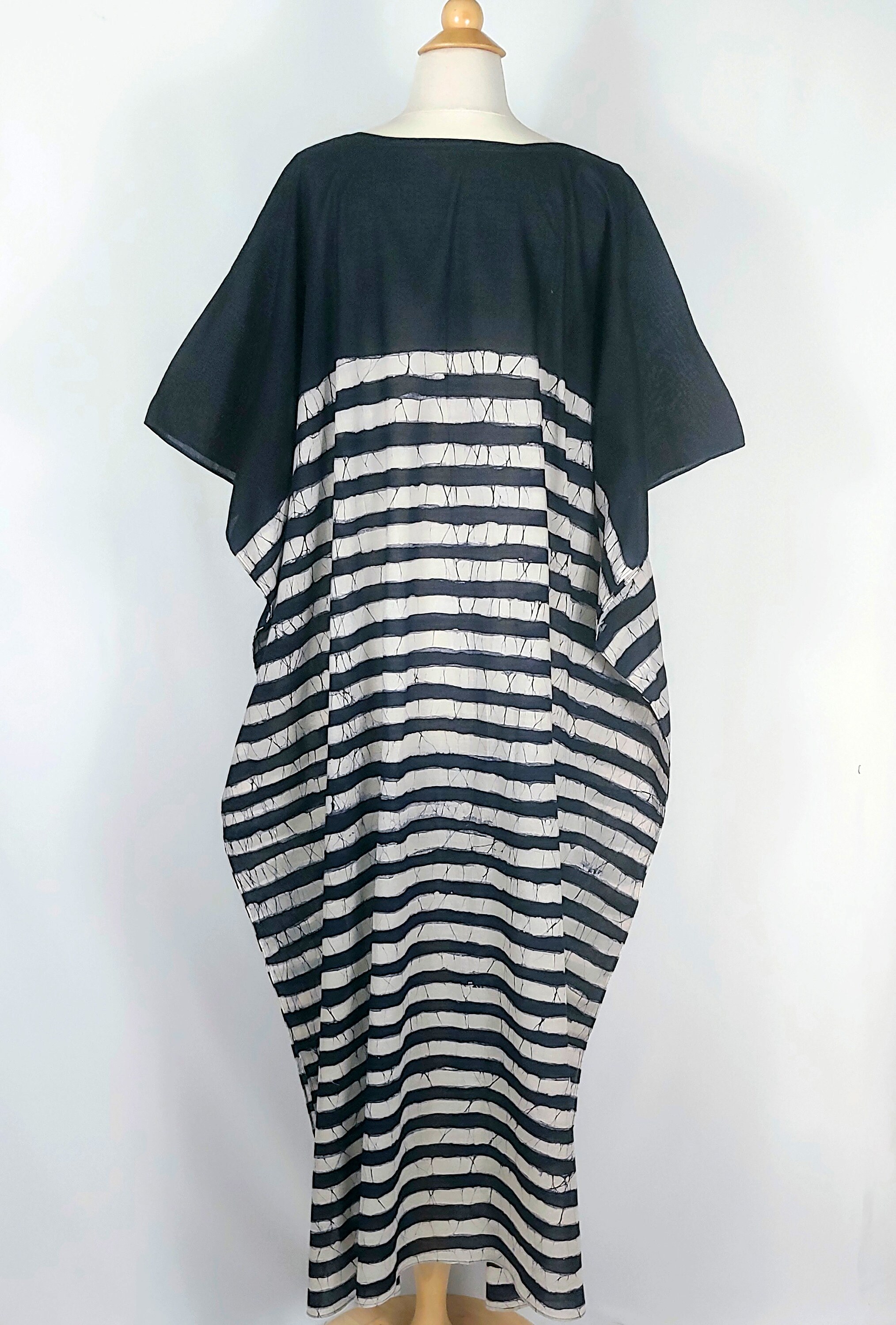 kaftan black and white