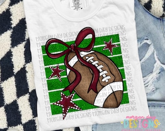 Kastanjebruin voetbal png, preppy voetbalstrik png, wedstrijddag shirtontwerp, voetbalmoeder png, commercieel gebruik