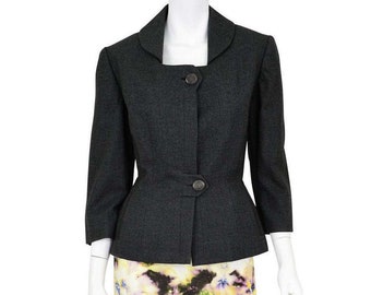 Stunning 40s Vintage Peplum Blazer Charcoal Gray Womens XS Frechtel New York Pointed Shoulder Bracelet Sleeves Designer Blazer Square Neck