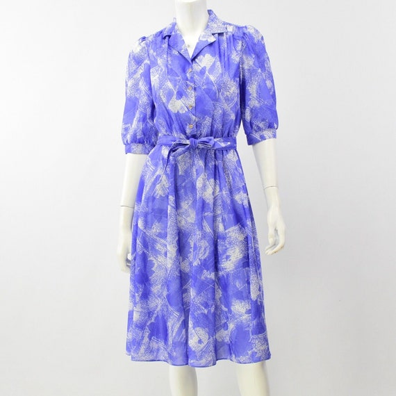 70s Vintage Women's 6 Blue Floral Print Shirt Dre… - image 3