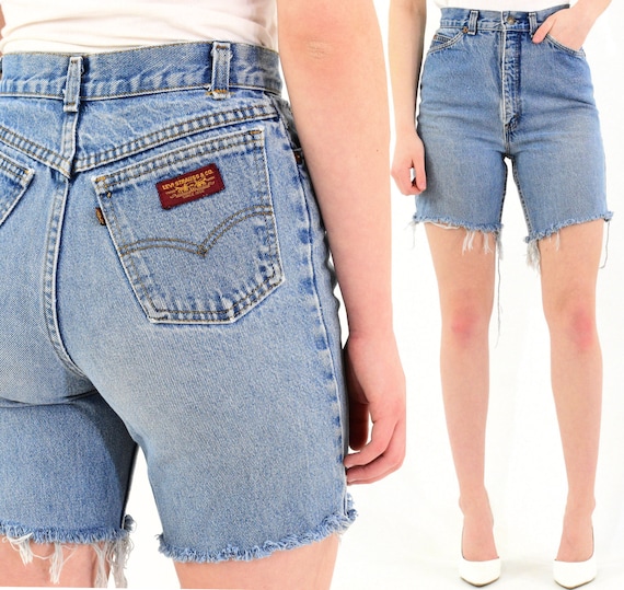 light wash levi shorts