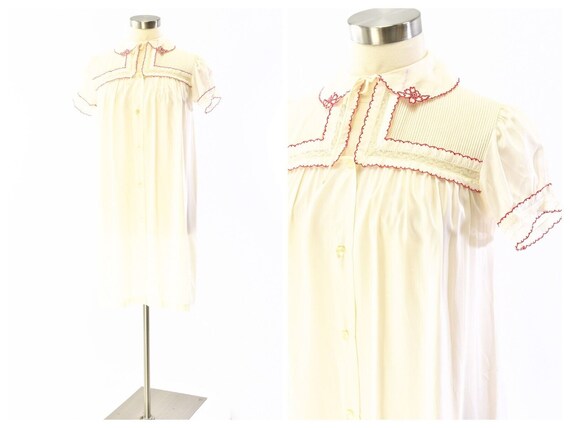 60s Vintage White Embroidered Sheer Robe With Pin… - image 1