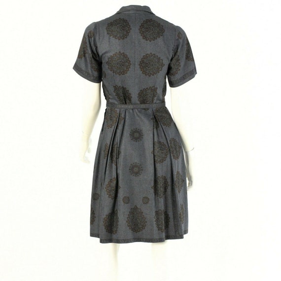 50s Vintage Gray Medallion Print Shirt Dress Shea… - image 9