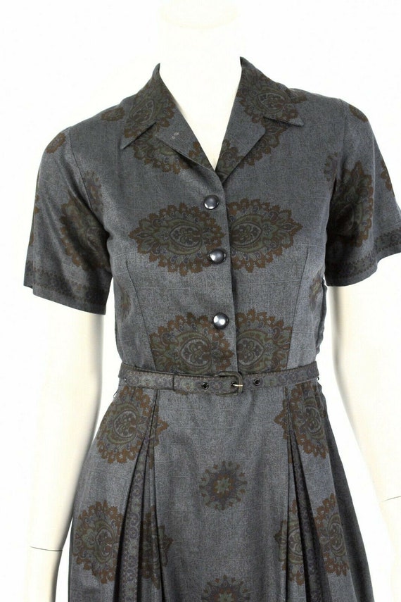 50s Vintage Gray Medallion Print Shirt Dress Shea… - image 2