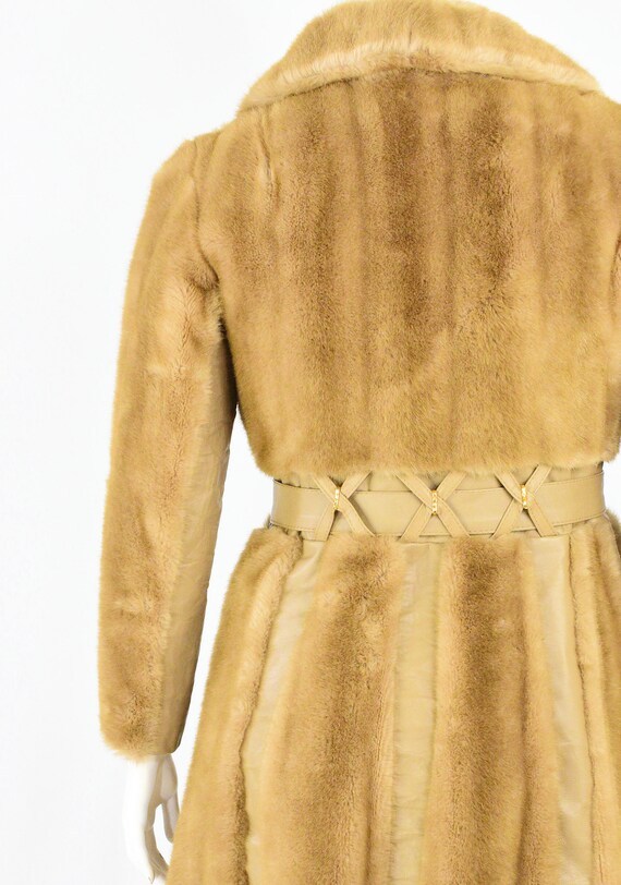70s Vintage Fit N Flare Coat Size L Blonde Faux F… - image 4