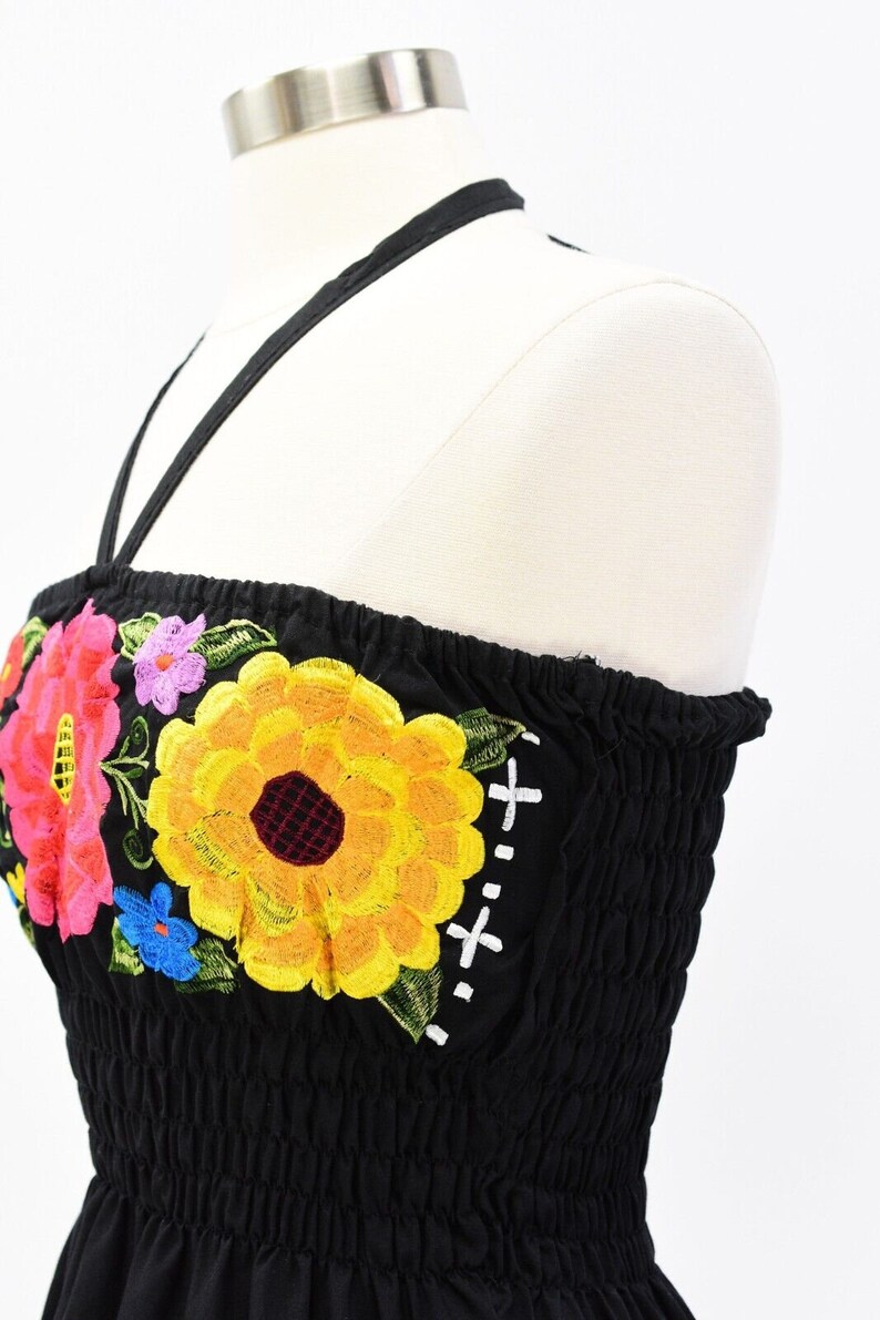 70s Vintage Womens S/M Embroidered Halter Top image 4