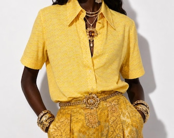 70s Vintage Yellow Geometric Blouse Womens XS Dagger Collar Short Sleeve Mod Top