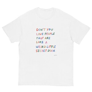 Schräges Little Secret Door Shirt