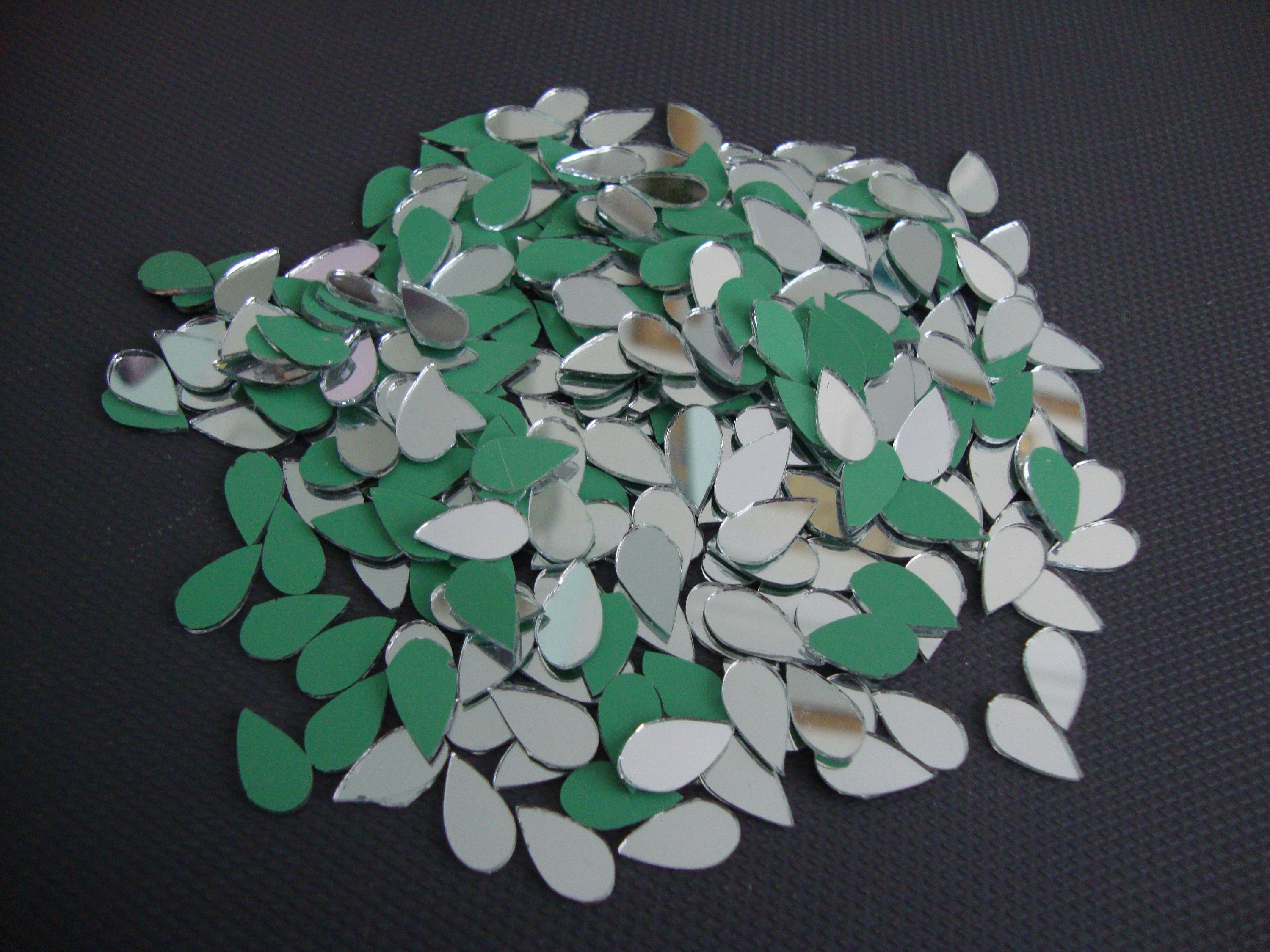 200 pcs Mosaic Silver & Red Mirror off cuts BEST FOR CRACKLE EFFECT 