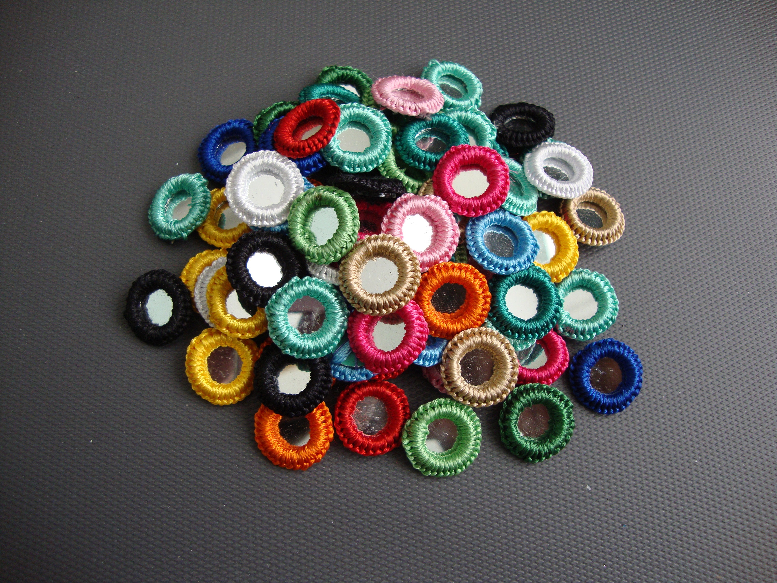 Shesha 100 Pcs, Crochet 14 Colour Mix With Silver Mirror Glass Rims ...