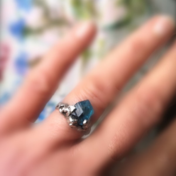 Raw Blue topaz ring,blue swiss topaz adjustable ring" Sarantiel, ring base AG 925 adjustable