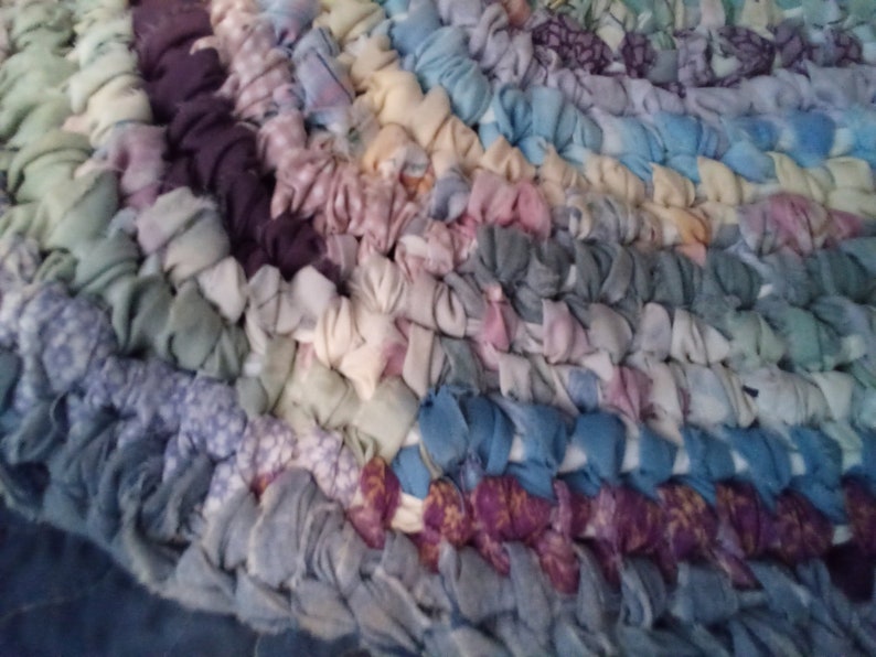 Pastels oval rag rug. Chambray finishing row. Amish toothbrush knotted. Machine wash & dry Bed, kitchen, entry, bath, nursery. image 4