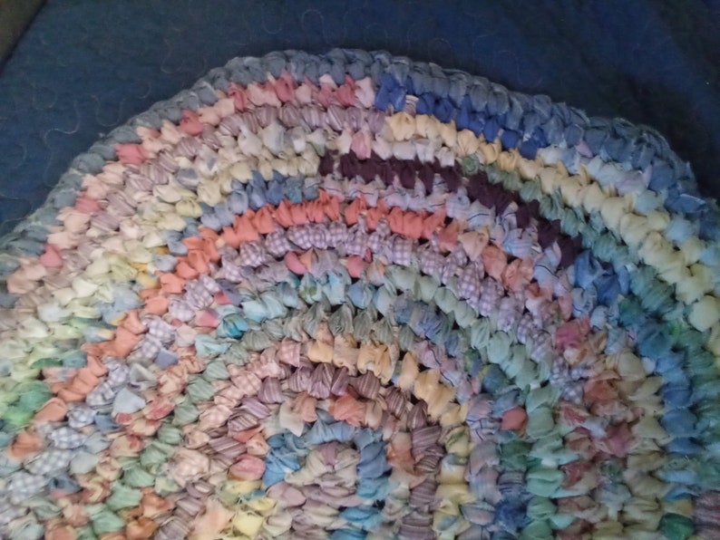 Pastels oval rag rug. Chambray finishing row. Amish toothbrush knotted. Machine wash & dry Bed, kitchen, entry, bath, nursery. image 3