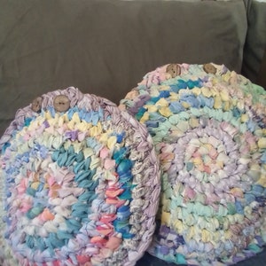 Pastels oval rag rug. Chambray finishing row. Amish toothbrush knotted. Machine wash & dry Bed, kitchen, entry, bath, nursery. image 5