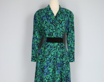 1980s Secretary Dress - Shirt Dress - Abstract Print - Full Flare Skirt - Matching Belt - Pockets - Vintage - Blue Green Black - Size S/M