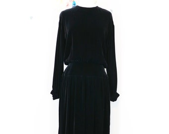 80s does 20s Black Velvet Dress - Designer ALBERT NIPON - Drop Waist - Medium 28" - Vintage Flapper - Evening Formal Special Occasion