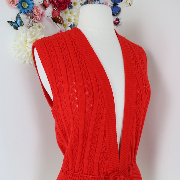 Vintage 60s 70s Red Sweater Vest - EDROMA MODEN Cable Knit Sweater Vest - 1960s 1970s Sleeveless Jumper - Casual Preppy Day Wear - M