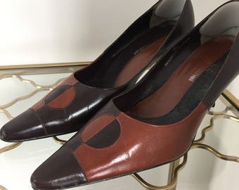 1980s Brown Pumps - Two Tone Patchwork Leather - Mod Mirrored Geometric Design - Ladies 2.5" High Heel Brown Court Shoes Size 7.5 B US