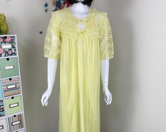 ST MICHAEL Peignoir Nightgown Lingerie Robe Set - Vintage 1960s Yellow Semi Sheer Ruffled Lace Nylon Negligee Lounge Set - XS/S