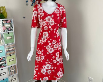 Red Floral Hawaiian Hibiscus Dress -  Vacation Resort Wear Summer Day Dress - Medium