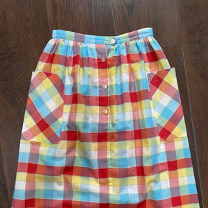 Regenbogen Karierter Sommer Rock Vintage 80er Jahre PERSPEKTIVE Midi Tagesrock Mit Taschen Picknick Urlaub Cottagecore Lässiger Adretter Rock - S