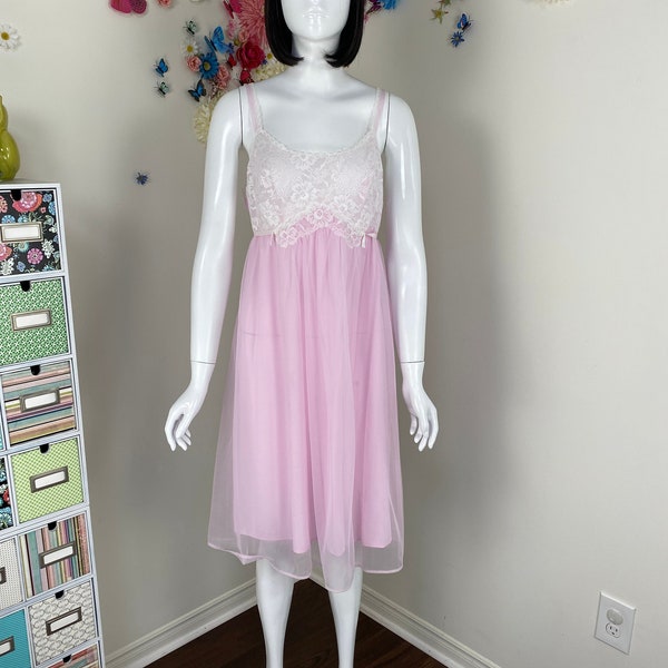 60s KAYSER Baby Doll Nightie Lingerie - Vintage 60s Soft Pink Nylon Lace Peignoir Nightgown - Sheer Negligee - Large
