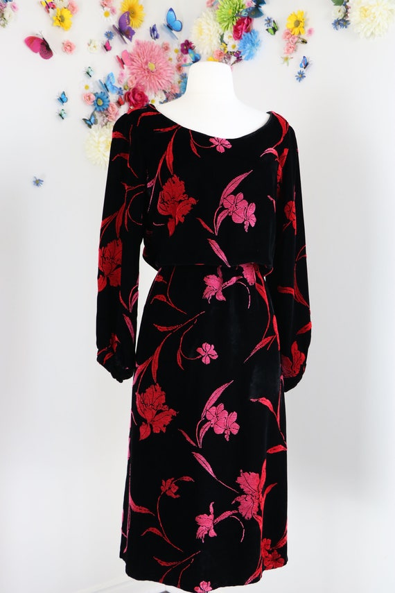 1940s Dress - Boho 40s Black Velvet Floral Midi T… - image 3