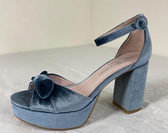 Retro CHINESE LAUNDRY Blue Velvet Platform Heel With Bow & Ankle Strap 7 US