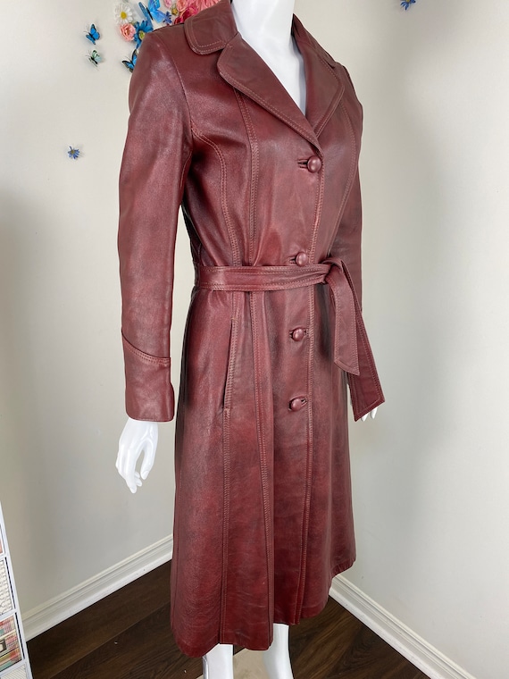 70s Burgundy Leather Trench Coat With Belt - 1970… - image 4