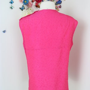 Mod 60s 70s Pink Summer Top Handmade Floral Textured Sleeveless Top Vintage 1960s 1970s Casual Blouse Shirt In Bright Pink L/XL image 7