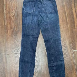ANTHROPOLOGIE Pilcro High Rise Denim Legging Size 28 Dark Wash Super Stretchy image 3
