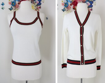 Cardigan en laine rayé et débardeur GUCCI - Ensemble de pull débardeur en tricot de créateur - Ensemble de tennis de sport blanc preppy - Bleu lurex doré et rouge - S/M