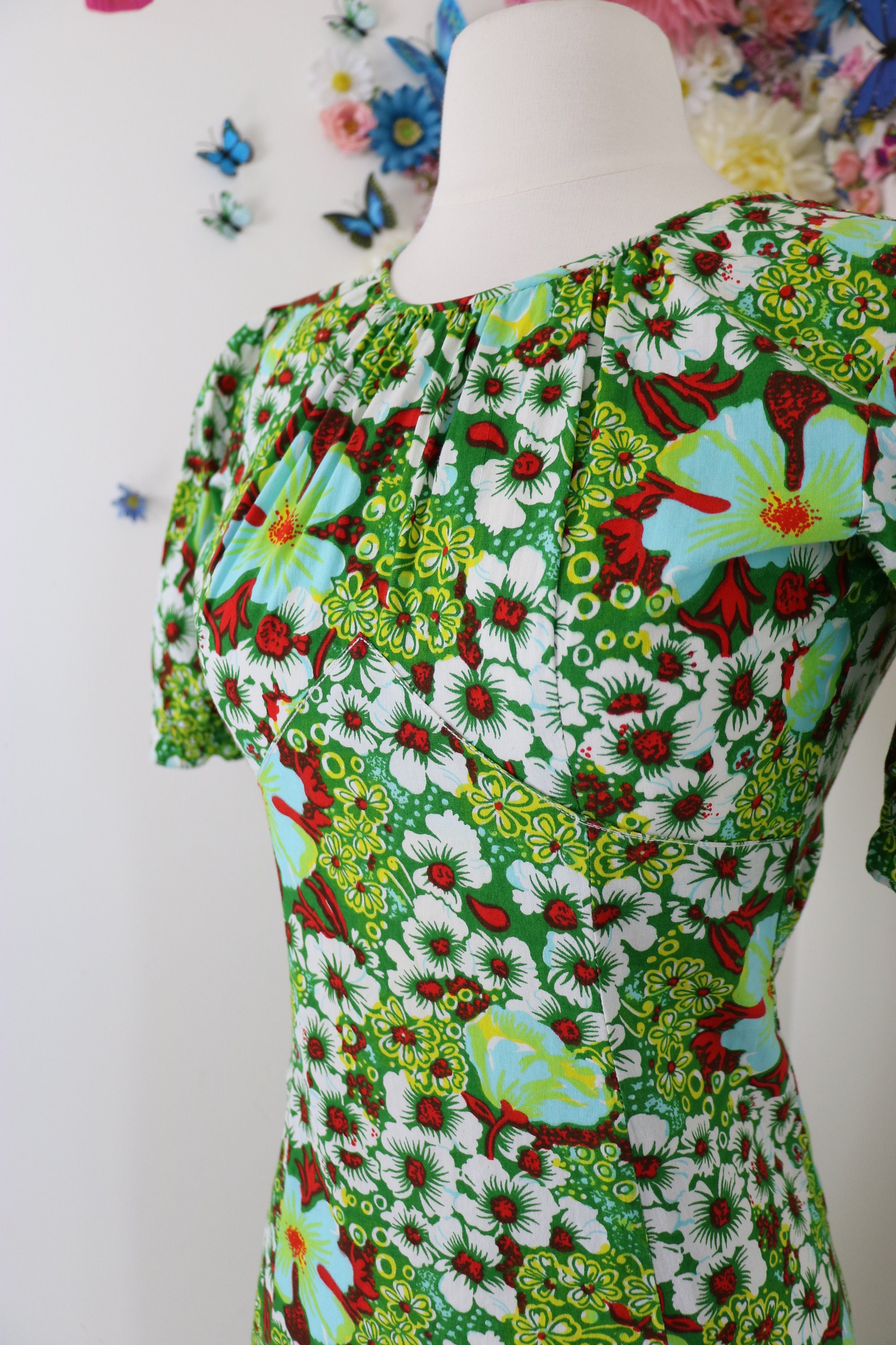 1950s White Day Dress with Floral Embroidery