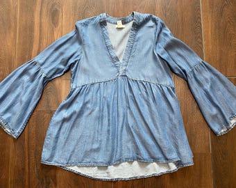Boho Chambray Denim Jean Shirt Bell Sleeve Blouse Vintage Y2K Cotton Relaxed Casual Hippie Top - Medium