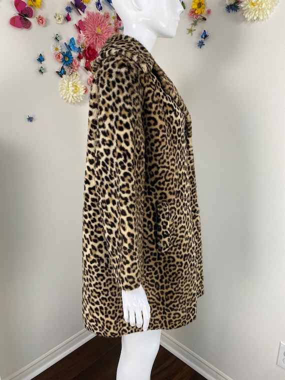 Faux Fur Animal Print Winter Coat - 1970s Leopard… - image 3