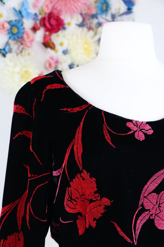 1940s Dress - Boho 40s Black Velvet Floral Midi T… - image 2