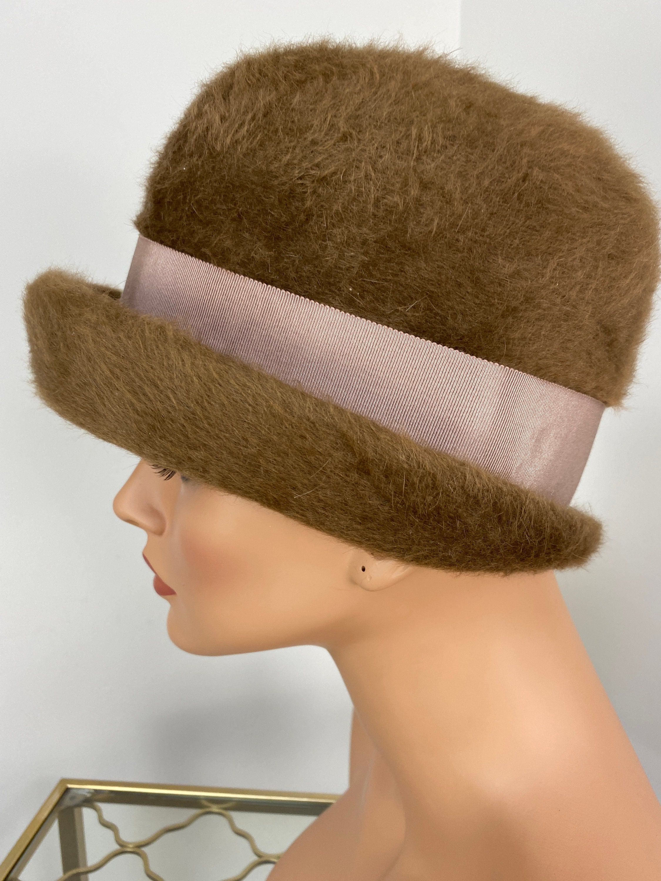Fox Fur Felt Pillbox Hat with Hatbox Church Hat Fall Winter Hat Women Hat 1950s-60s Hat Cocktail Hat Retro Hat Vintage Hat Vintage G