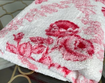 Vintage 60s WABASSO White Terrycloth Bath Towel With Pink Flowers - Bathroom Towel - Home Bath Decor - Housewarming Gift