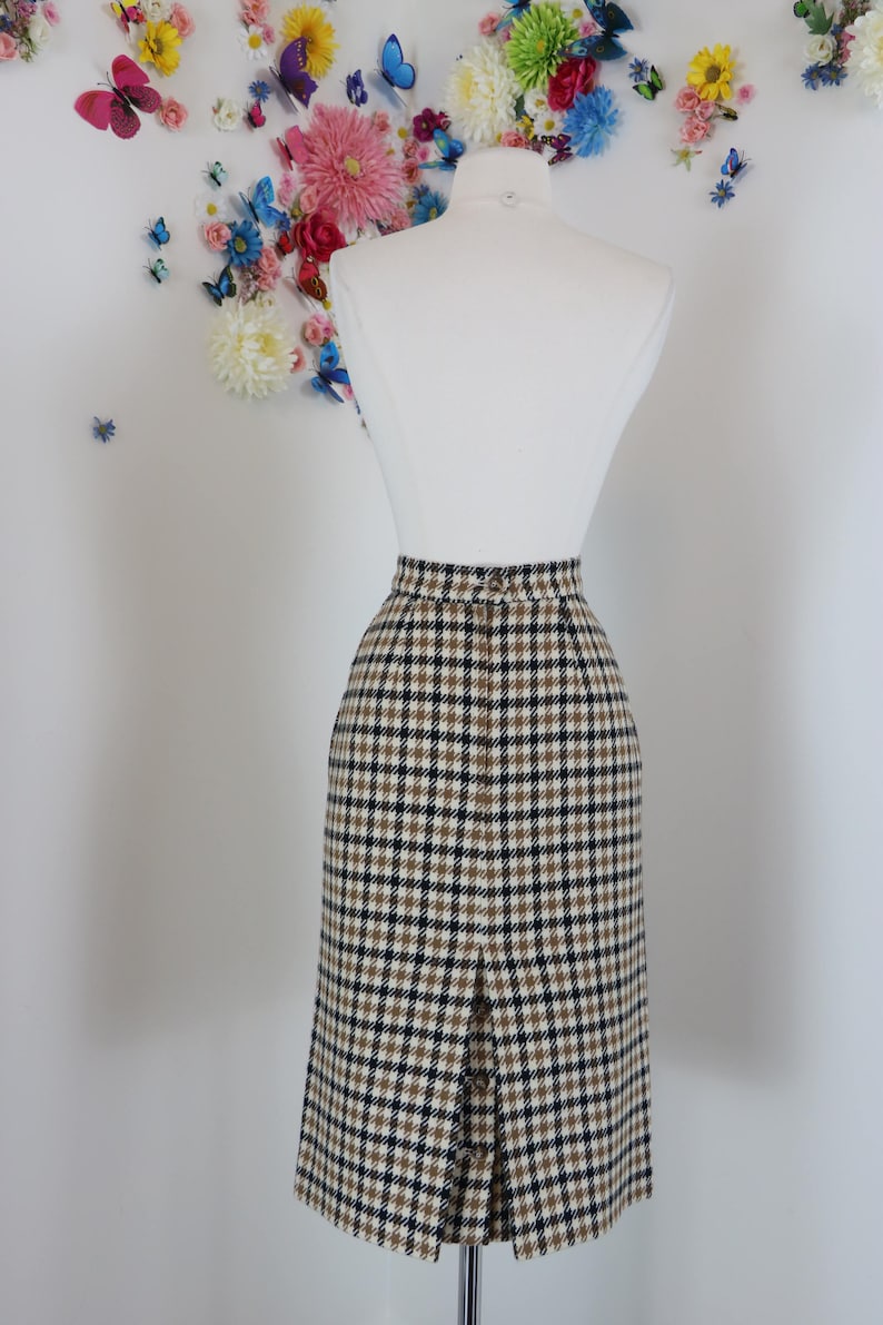 Back Slit Button Detail Size Small 26 Waist Austin Reed Brown Black Check Plaid Midi Pencil Skirt Mad Men 80s Does 1960s Skirt