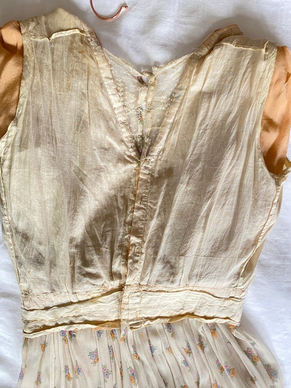 Delicate Antique 1910s 1920s Floral Silk & Lace C… - image 10