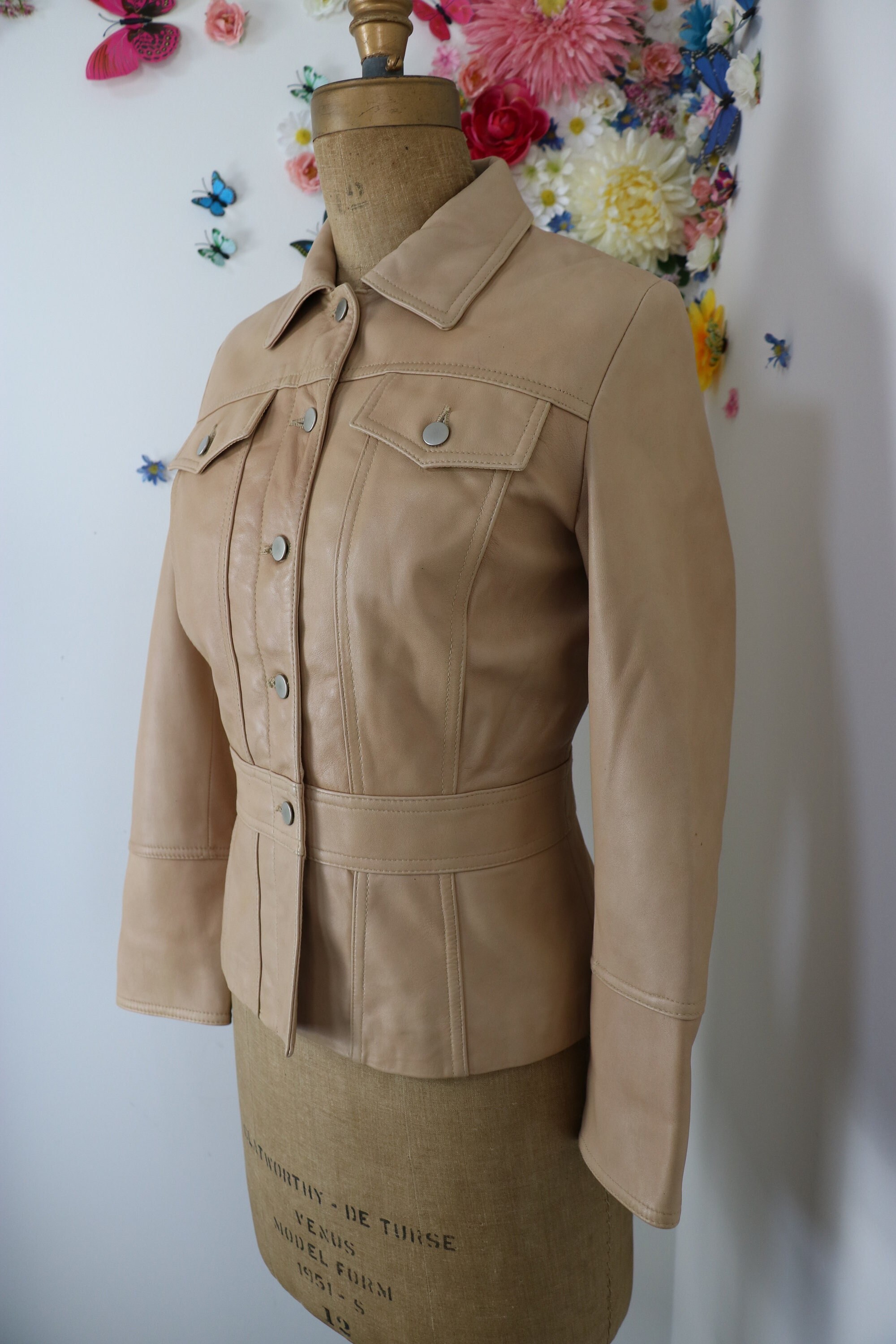 Danier Leather Jacket - Jean Jacket in Leather - Fitted Beige Leather Jacket - XS/S - Fall Autumn Neutral Taupe Leather Jacket