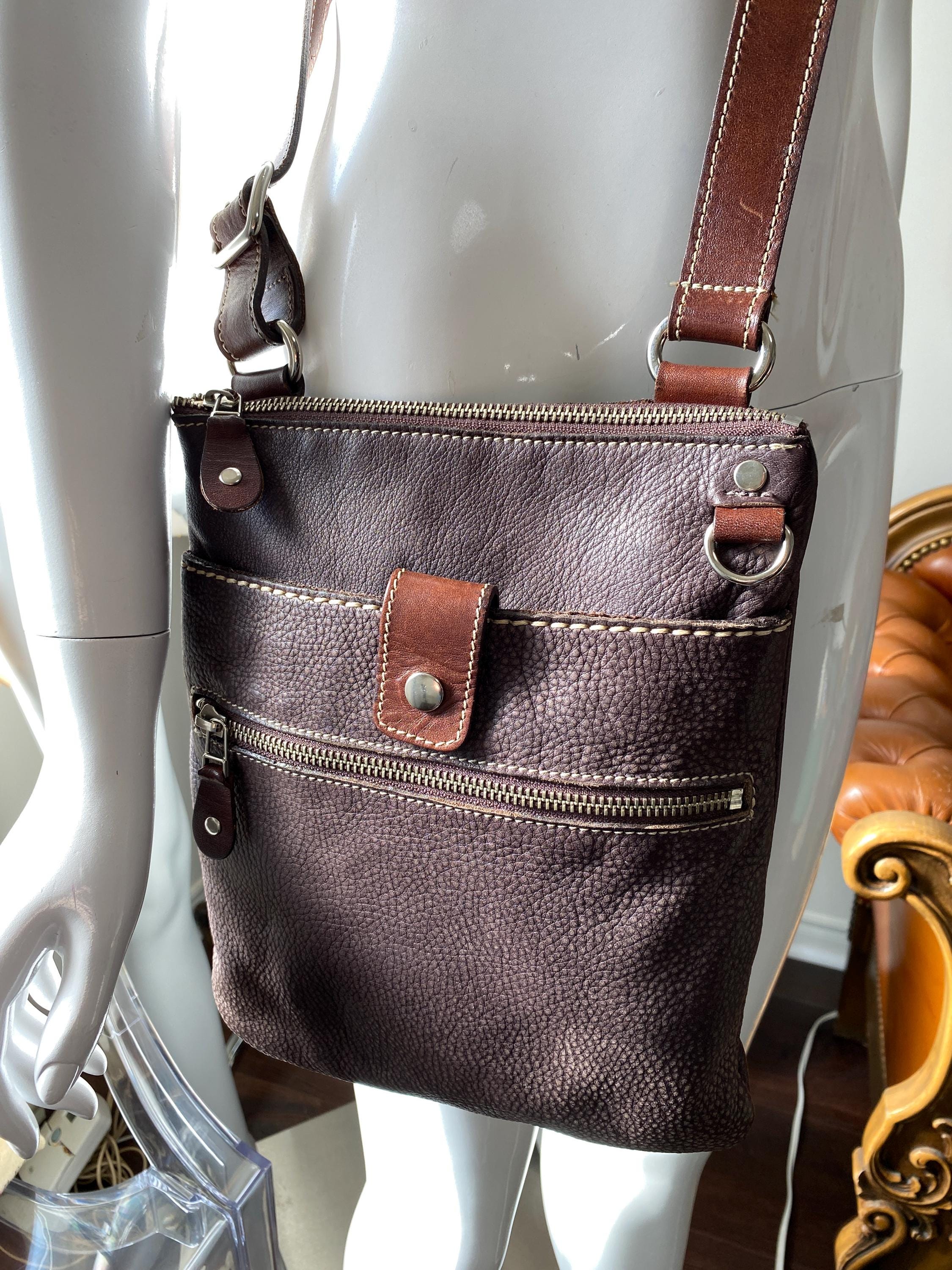 90s　ヴィンテージ　イタリア製　Y2K　レザーショルダーバッグ　ダークブラウン Vintage 90s ROOTS Bag Dark Brown Leather Cross Body Purse