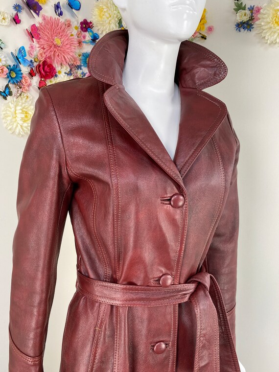 70s Burgundy Leather Trench Coat With Belt - 1970… - image 3