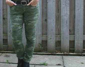 GAP Camouflage Low Waist Always Skinny Jeans Size 27