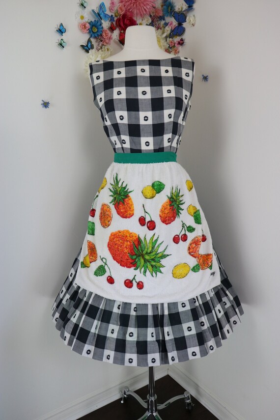 Aprons Red and White Terry Cloth Pocket Apron 1960's Vintage apron