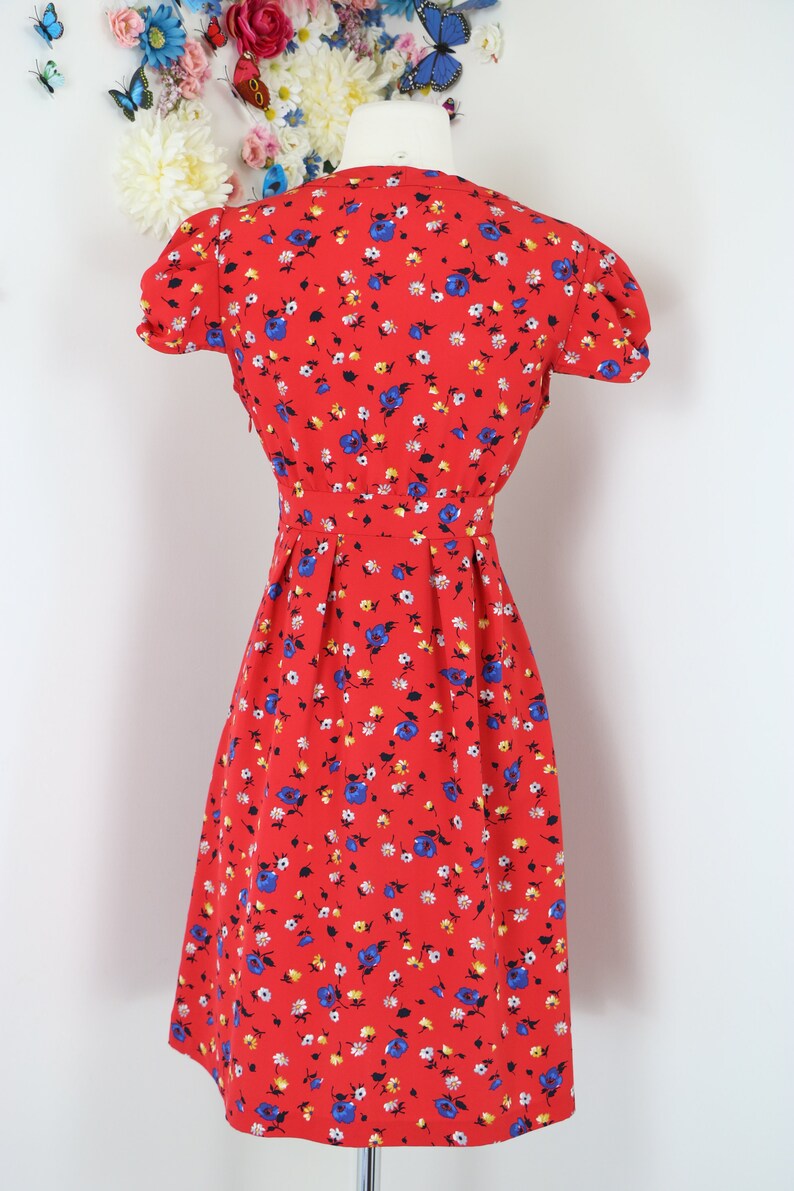 Empire Waist 1940s Inspired Red Dress SM 28 Waist Ruched Shoulders Gathered Neckline /& Sleeves Floral